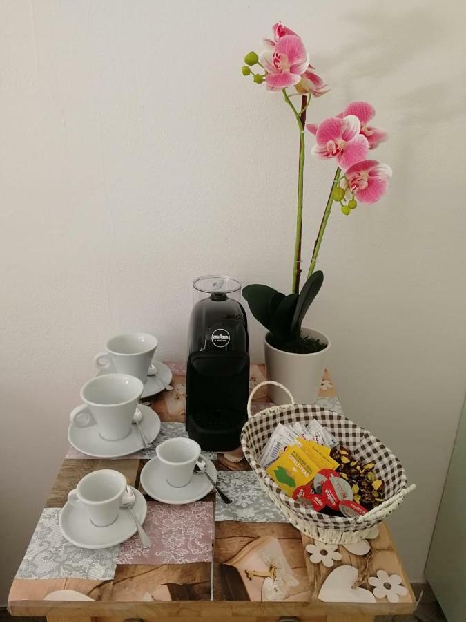 Home Sweet Home カステルヌオーヴォ・デル・ガルダ エクステリア 写真